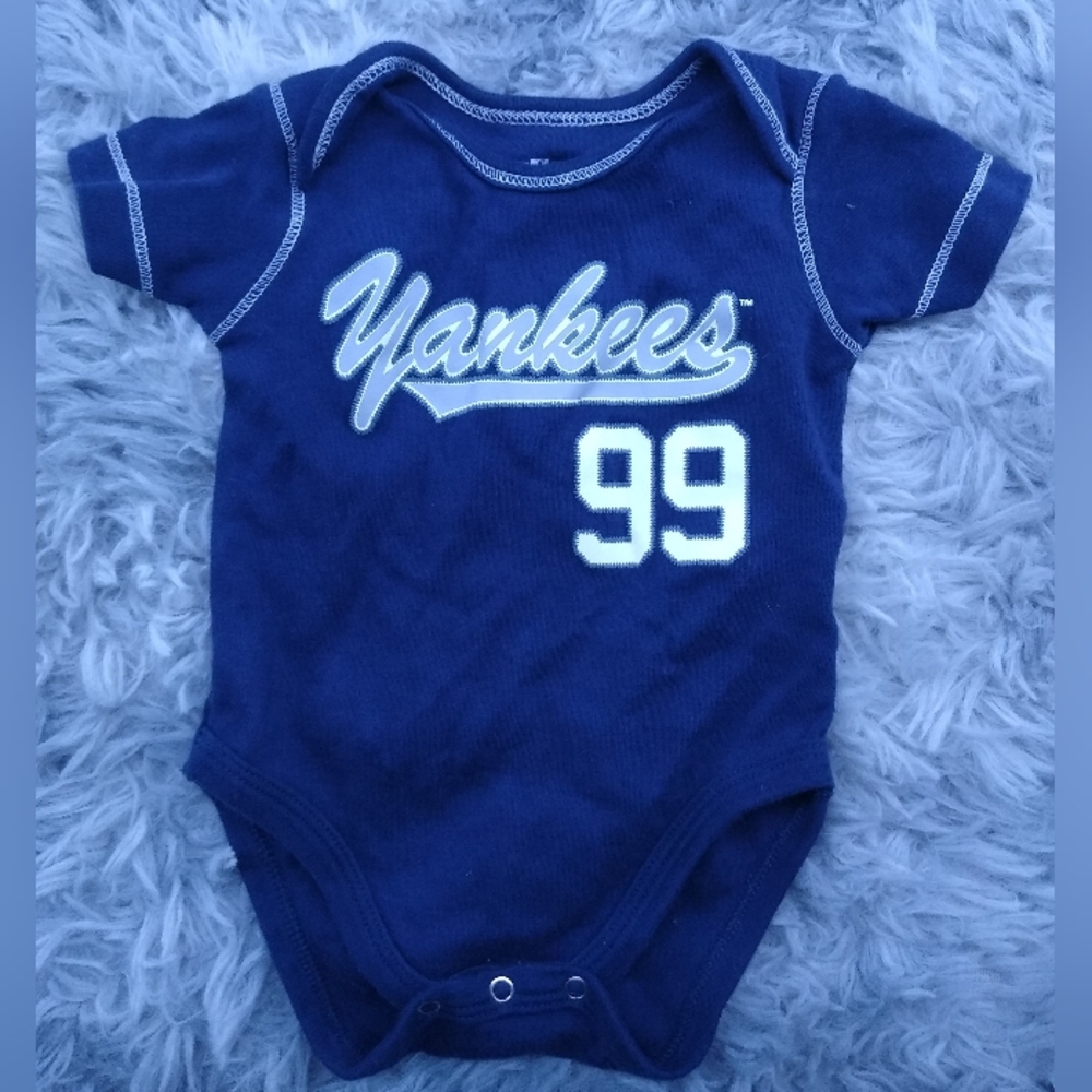 ⚾️New York Yankees Navy Blue Baby Onesie⚾️